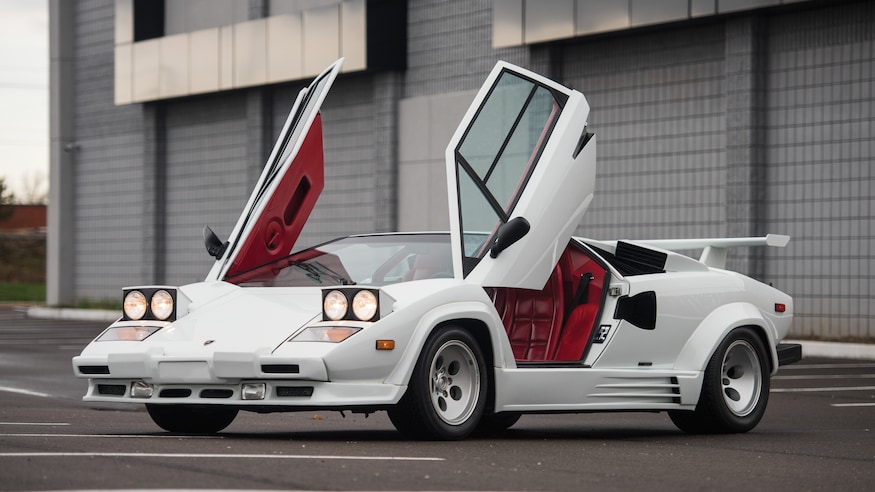 1988-Lamborghini-Countach-5000-QV-front-three-quarter-1.jpg