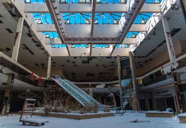 dead mall.jpg