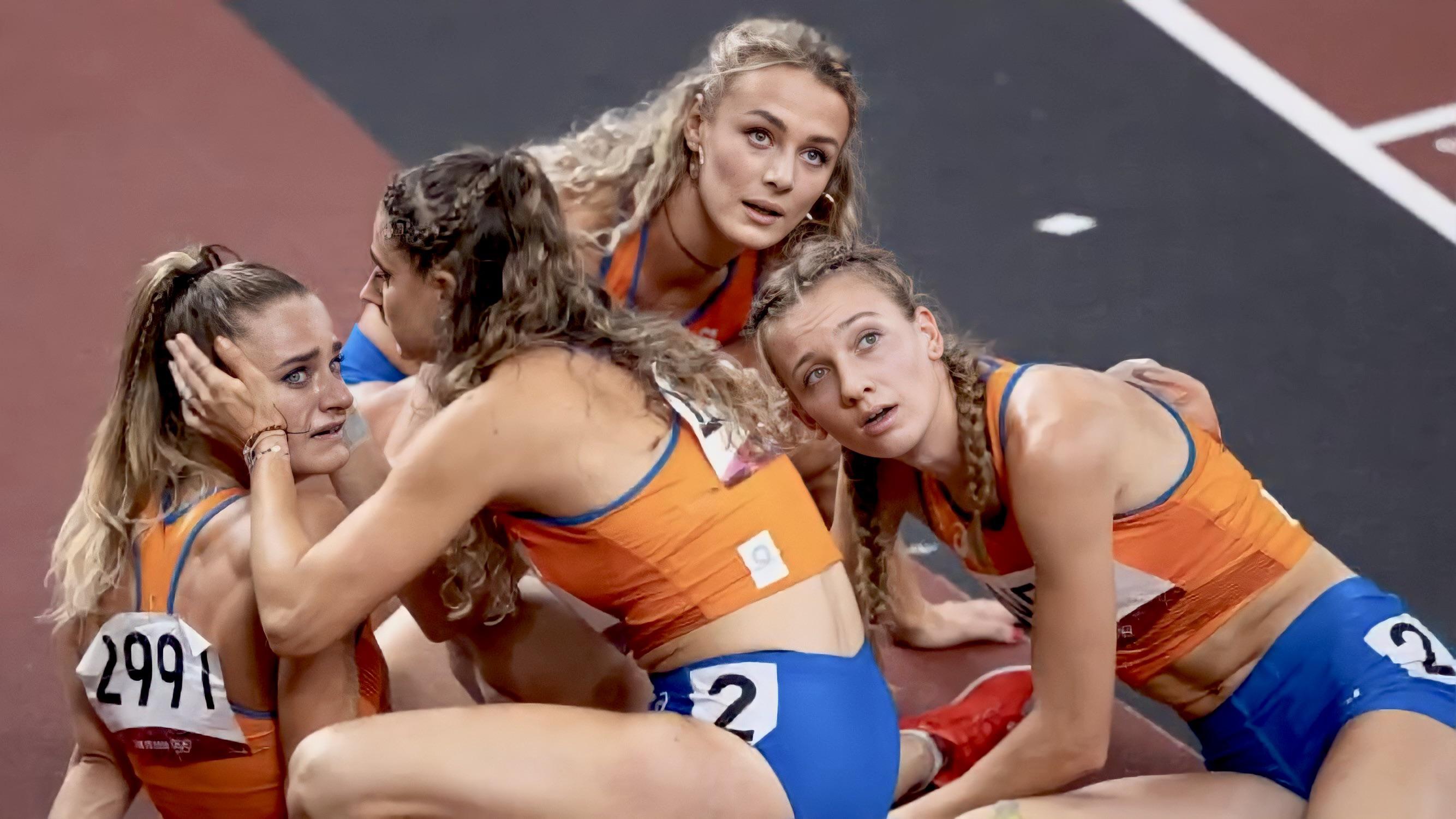 Dutch_women_4x400_relay_team_looking_at_their_score.jpg