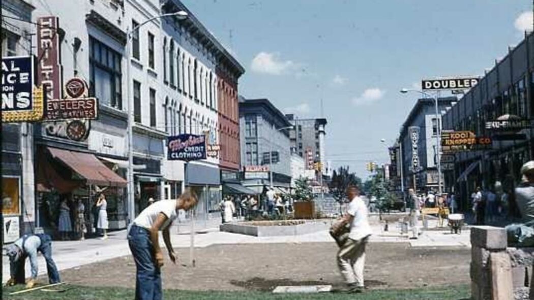 Kalamaoo mall 1960.jpg